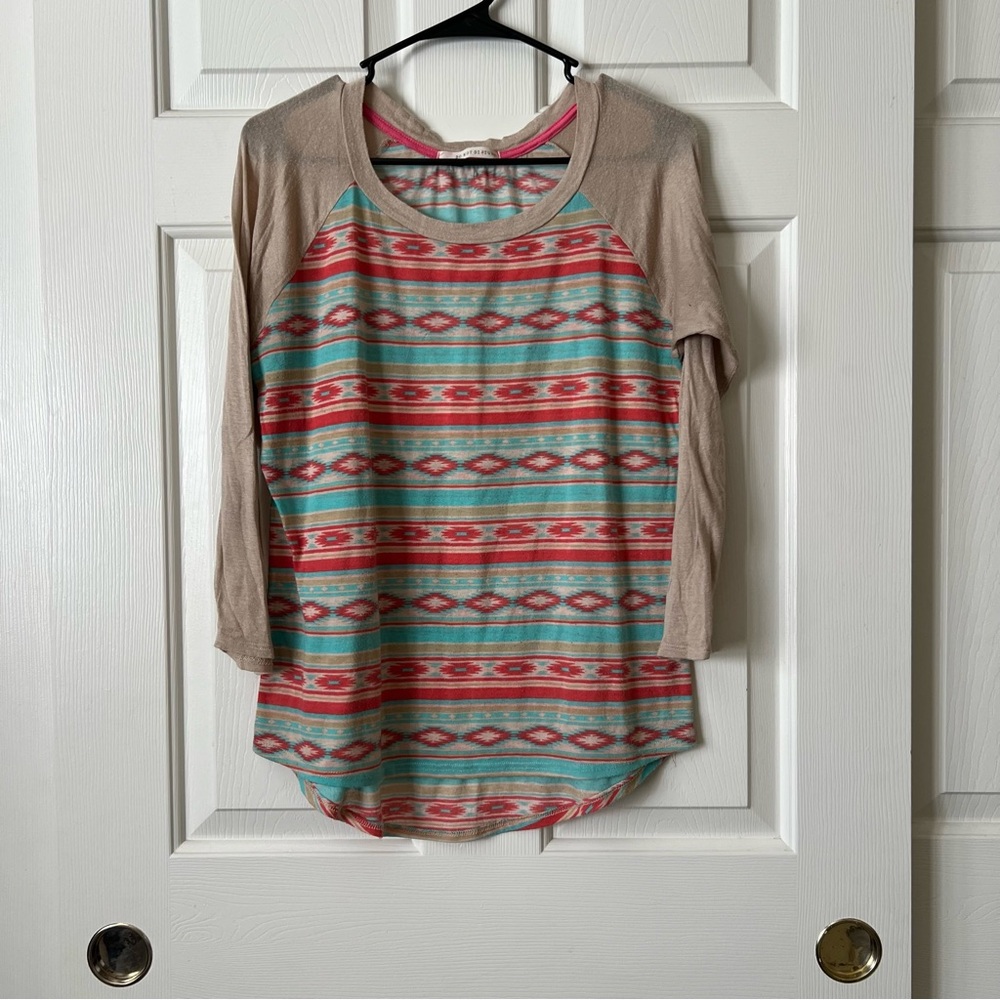Aztec Print Lightweight Quarter Length Sleeve